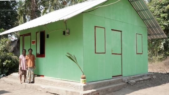 WVI Supports the Local Government to Build Hundreds of Shelter in Lombok