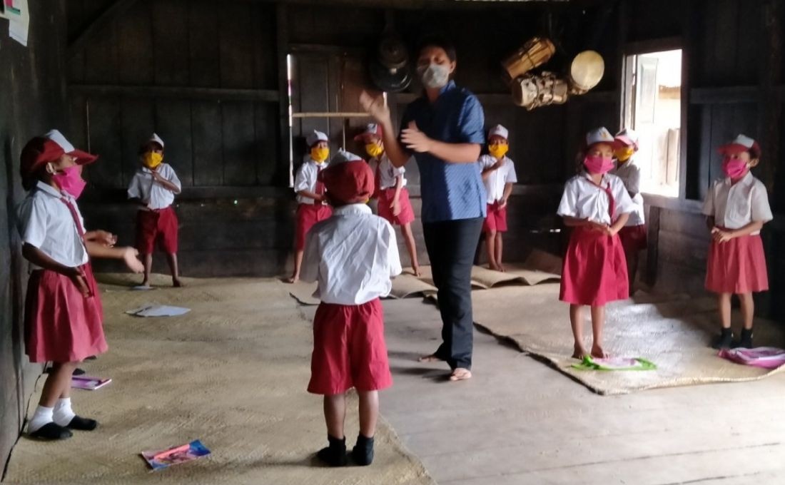 Teacher’s Struggle during Pandemic, One Hour Walking to Teach Students at Home