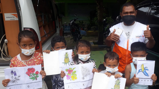 Mobile Library Brings Joy to the Children on the Slope of Mount Semeru