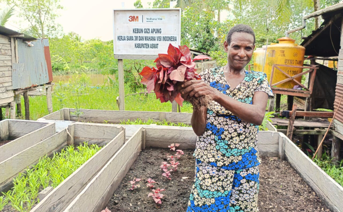 Floating Farms Spark Saving Habit in Asmat, Papua